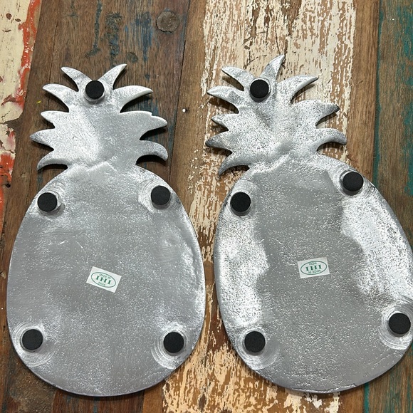 2 decorative pewter pineapple trivets - Picture 2 of 4